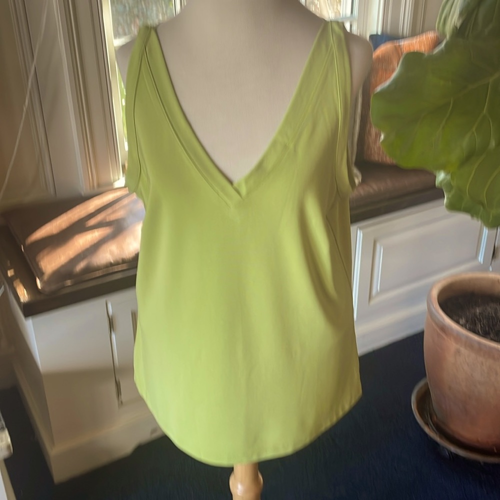 Talbots v neck tank in EUC